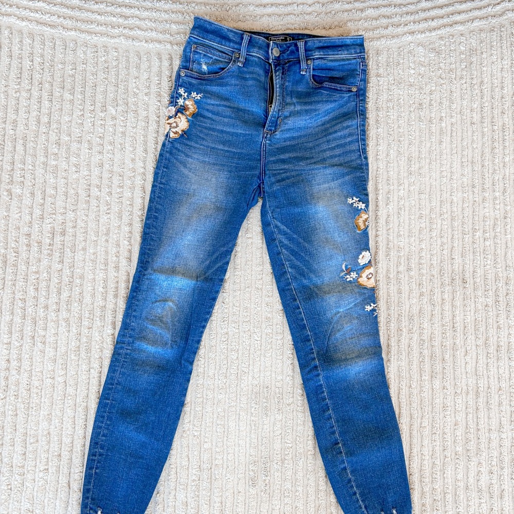 Abercrombie & Fitch Blue Embroidered Floral Skinny Jeans